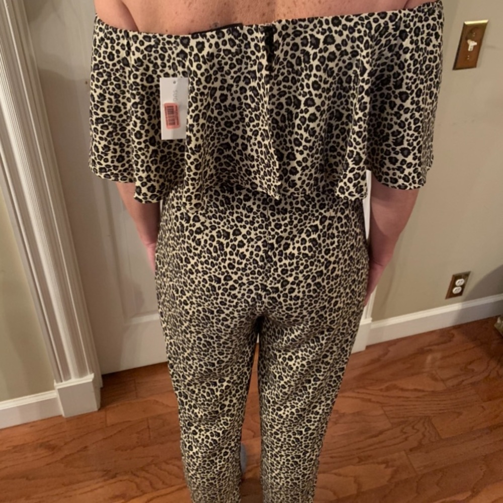 Leopard print jumpsuit - Picture 2 of 3